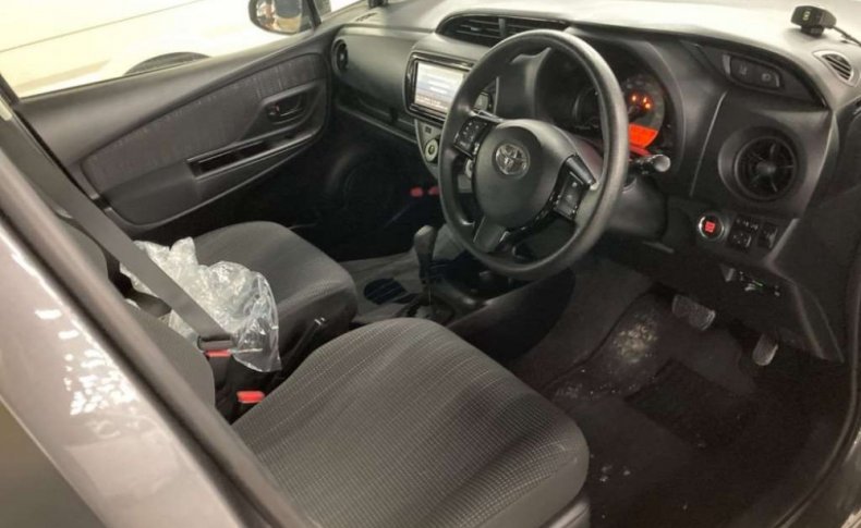 TOYOTA VITZ F 2019