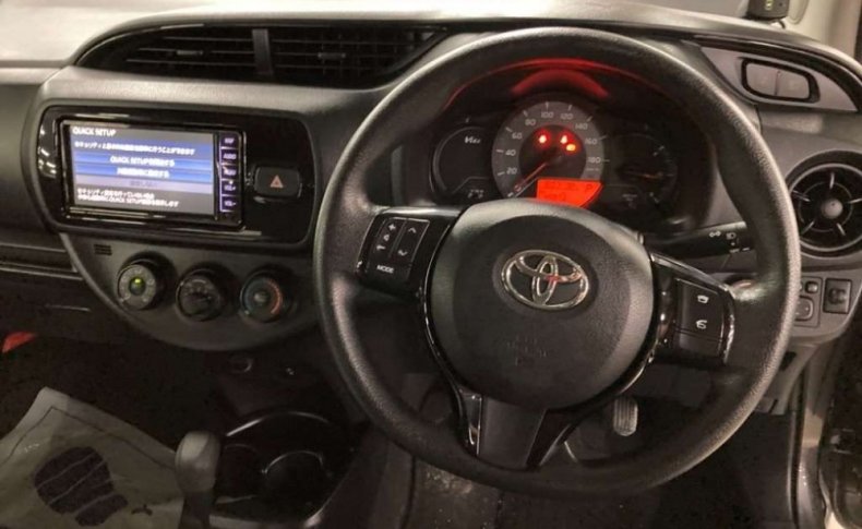 TOYOTA VITZ F 2019