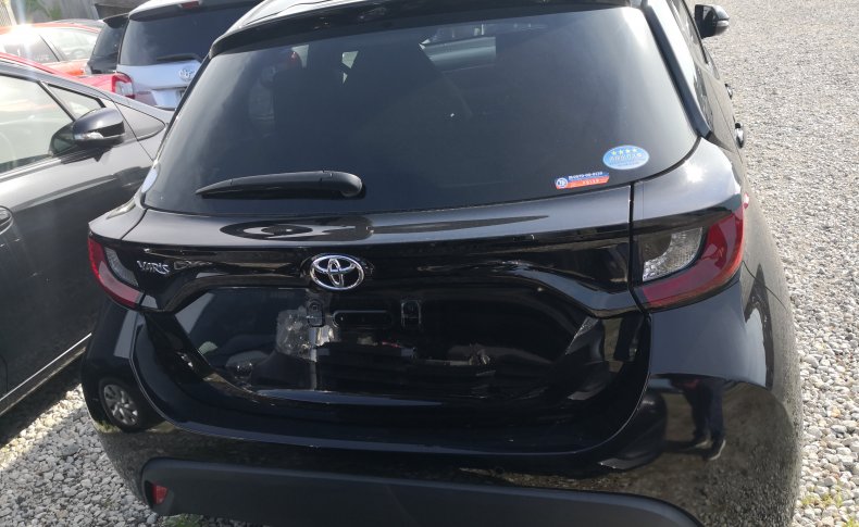 TOYOTA YARIS X 2020