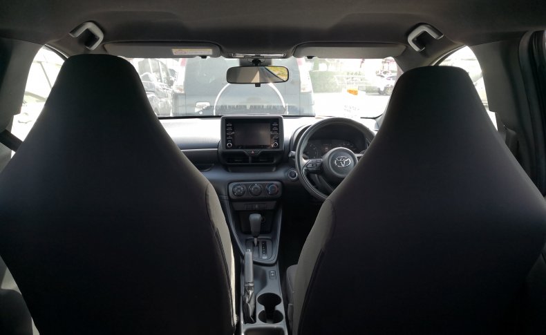 TOYOTA YARIS X 2020