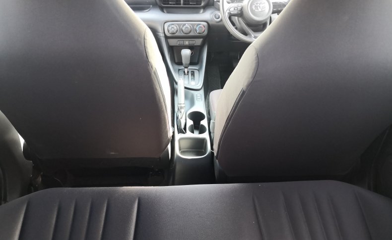 TOYOTA YARIS X 2020