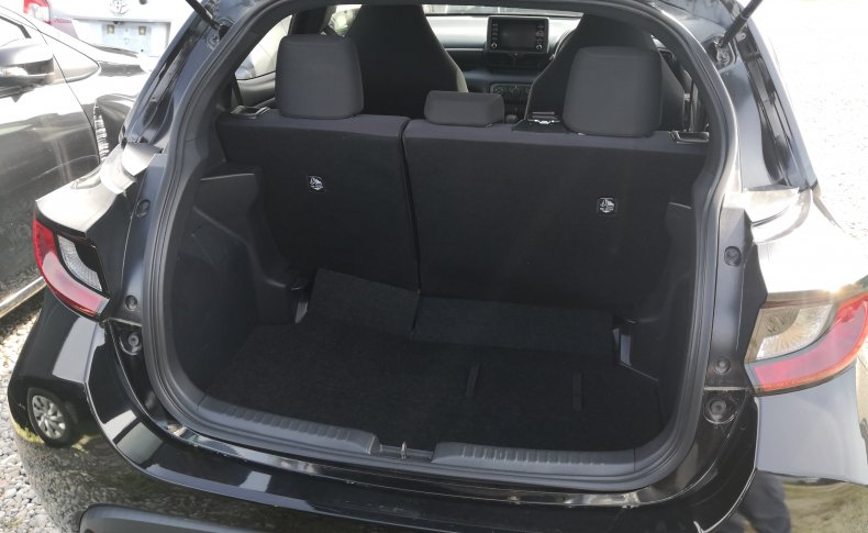 TOYOTA YARIS X 2020