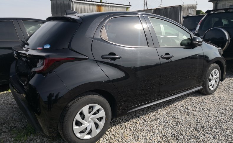 TOYOTA YARIS X 2020