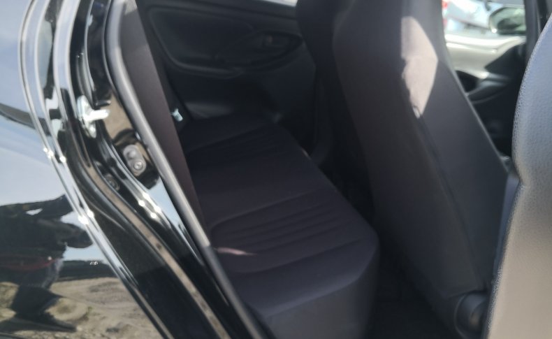 TOYOTA YARIS X 2020
