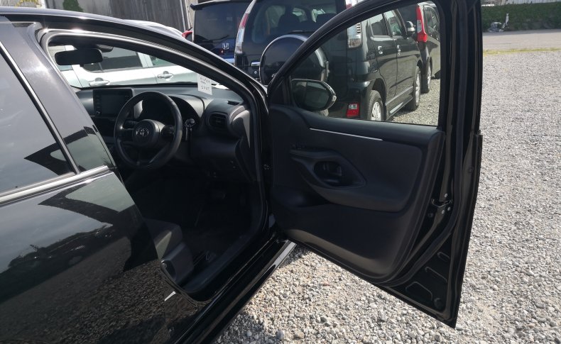 TOYOTA YARIS X 2020