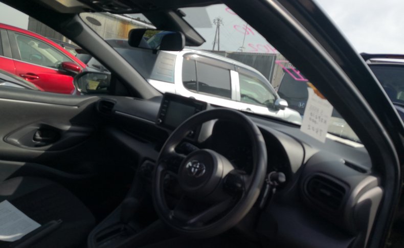 TOYOTA YARIS X 2020