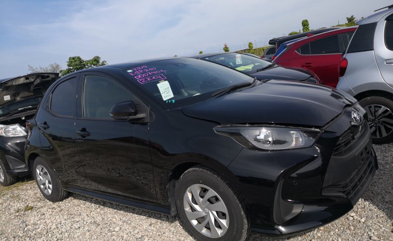 TOYOTA YARIS X 2020