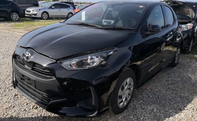 TOYOTA YARIS X 2020