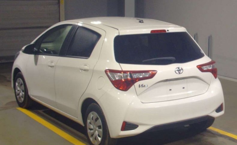 TOYOTA VITZ F 2019