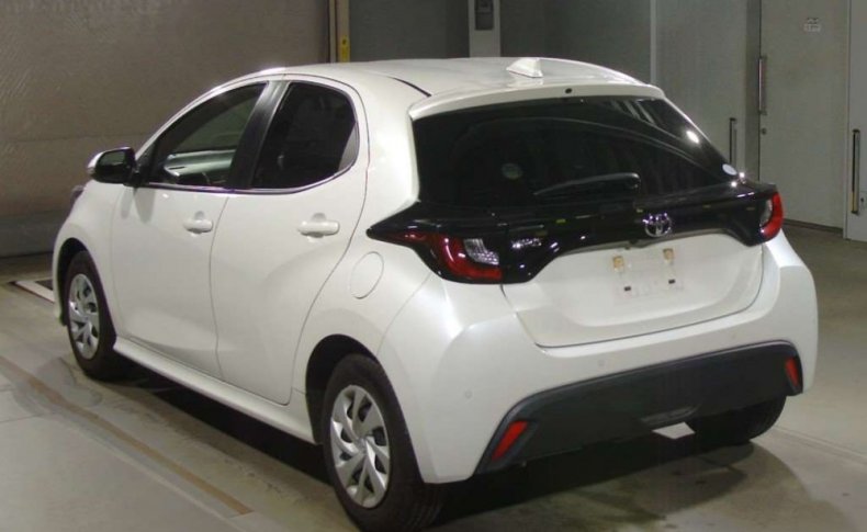 TOYOTA YARIS X 2020