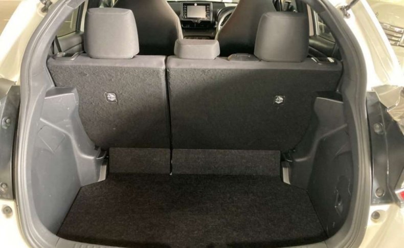 TOYOTA YARIS X 2020