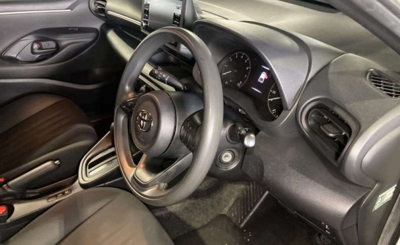 TOYOTA YARIS X 2020