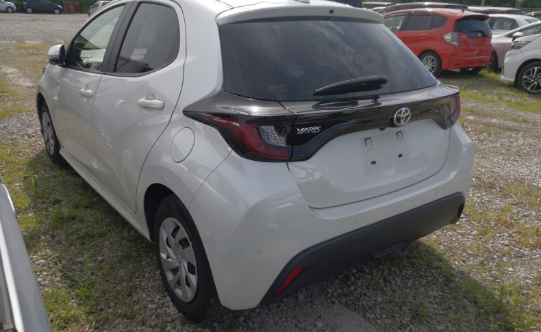 TOYOTA YARIS X 2020