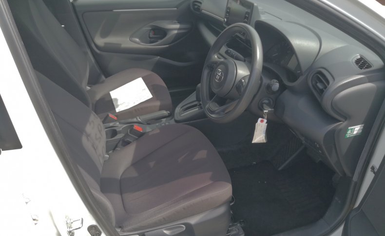 TOYOTA YARIS X 2020