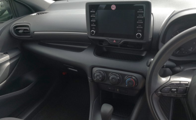 TOYOTA YARIS X 2020