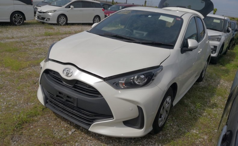 TOYOTA YARIS X 2020