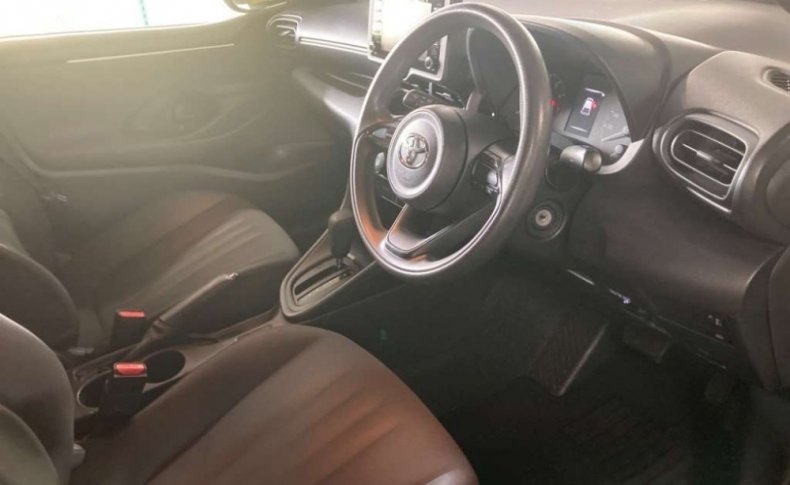 TOYOTA YARIS X 2020