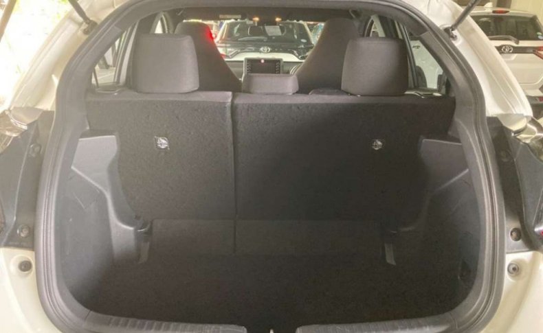 TOYOTA YARIS X 2020