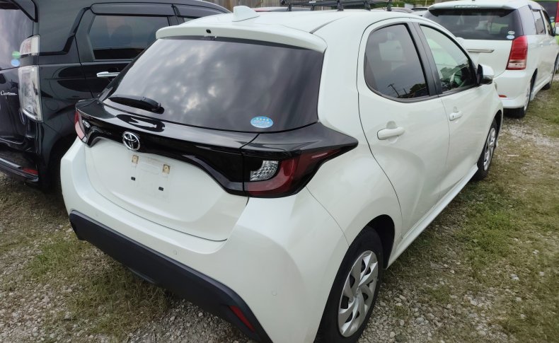 TOYOTA YARIS X 2020