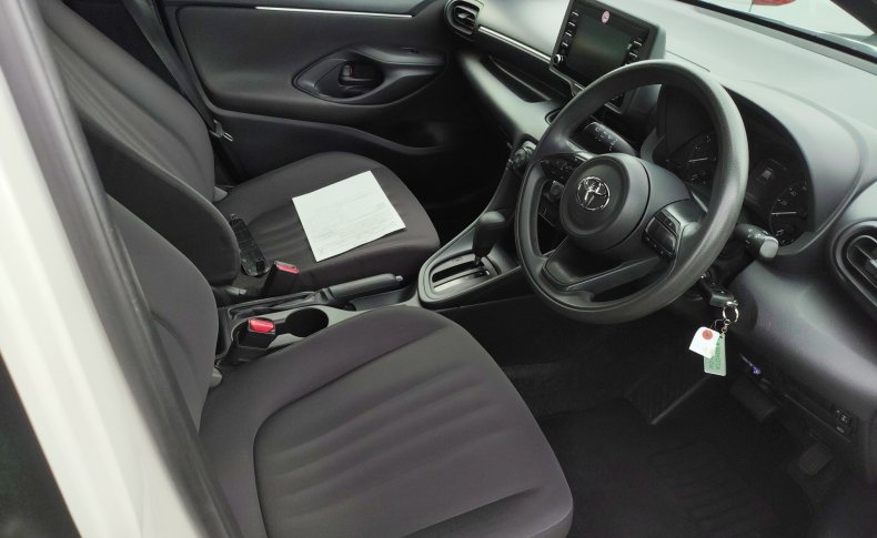 TOYOTA YARIS X 2020