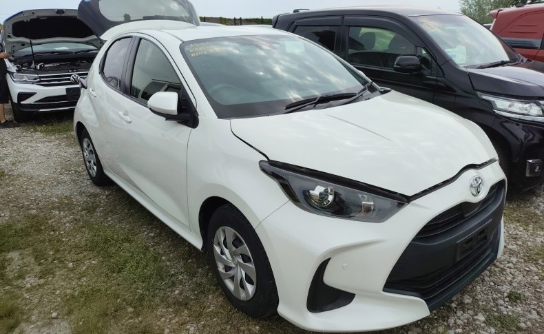 TOYOTA YARIS X 2020