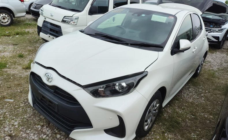 TOYOTA YARIS X 2020