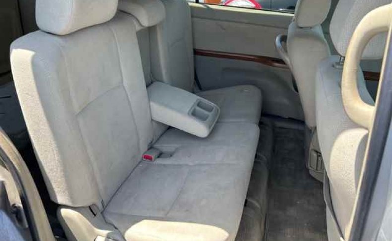 TOYOTA ISIS L_G Edition 2010