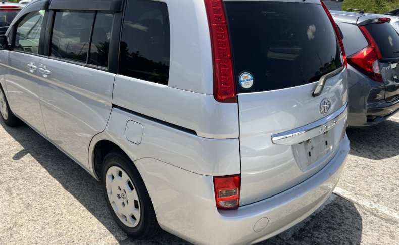 TOYOTA ISIS L_G Edition 2010