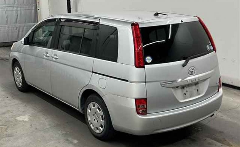 TOYOTA ISIS L_G Edition 2010