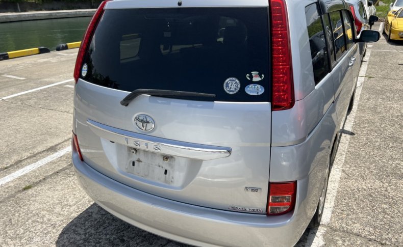 TOYOTA ISIS L_G Edition 2010