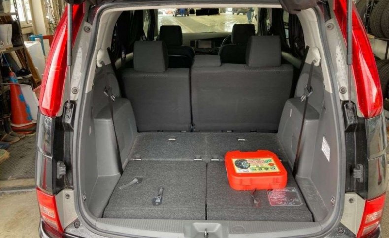 TOYOTA ISIS Platana Limited 2010