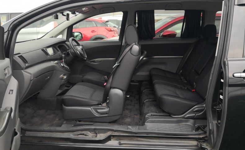 TOYOTA ISIS Platana Limited 2010