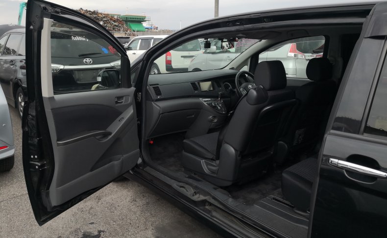 TOYOTA ISIS Platana Limited 2010