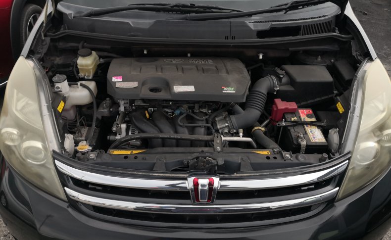 TOYOTA ISIS Platana Limited 2010