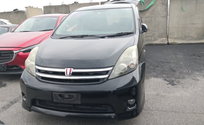 TOYOTA ISIS Platana Limited 2010