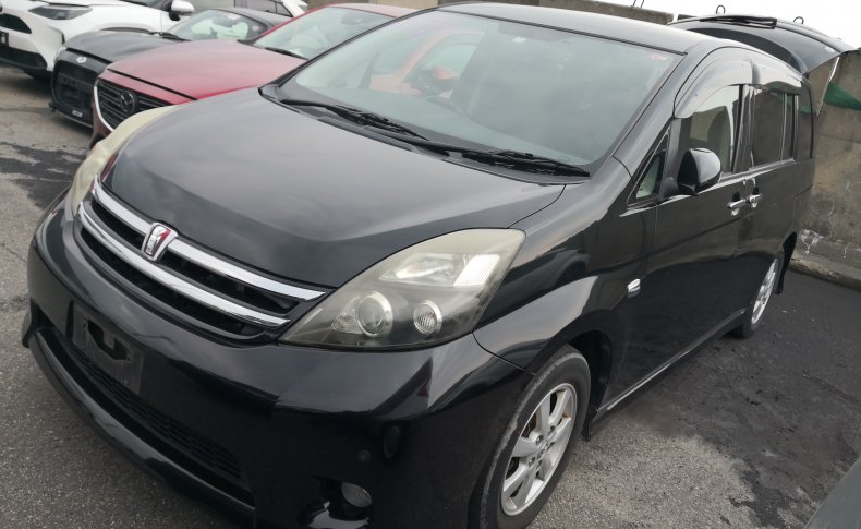 TOYOTA ISIS Platana Limited 2010