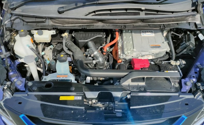 NISSAN SERENA XV 2018