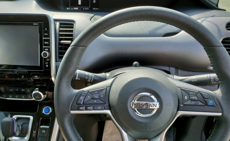 NISSAN SERENA XV 2018