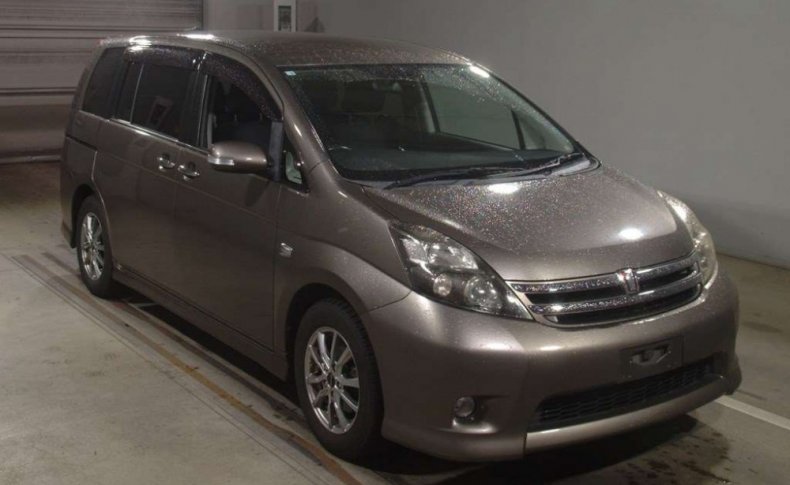 TOYOTA ISIS Platana Limited 2010