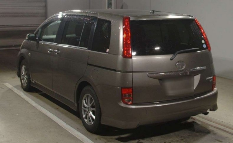 TOYOTA ISIS Platana Limited 2010