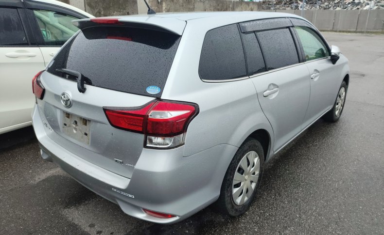 TOYOTA COROLLA FIELDER 1.5G 4WD 2015