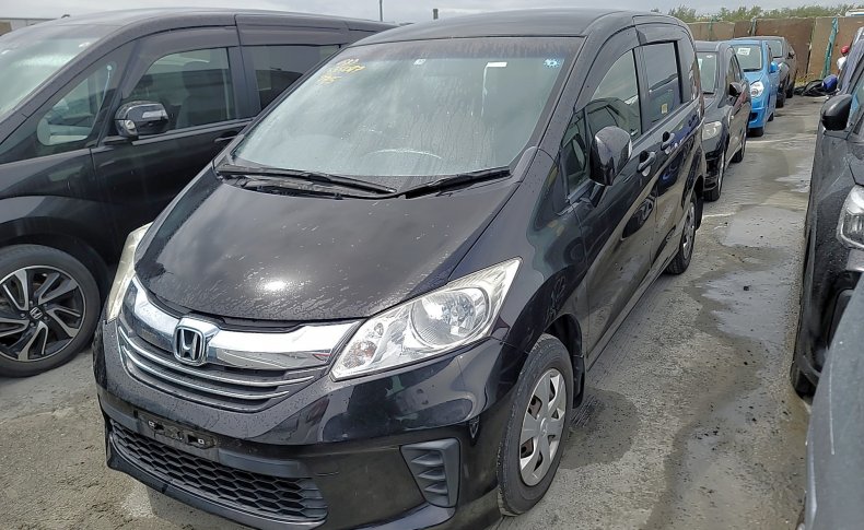 HONDA FREED G PREMIUM ED 2015