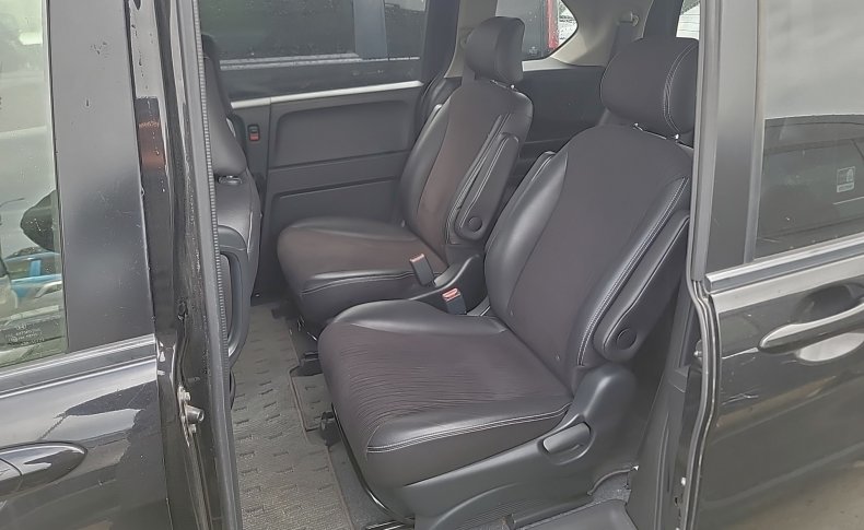 HONDA FREED G PREMIUM ED 2015