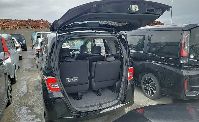 HONDA FREED G PREMIUM ED 2015