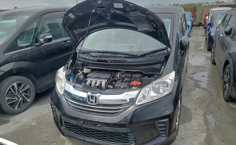 HONDA FREED G PREMIUM ED 2015