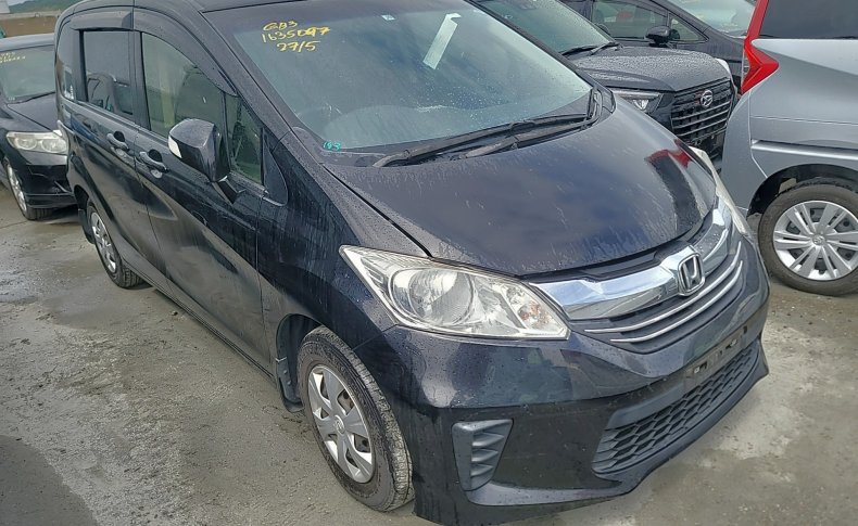 HONDA FREED G PREMIUM ED 2015