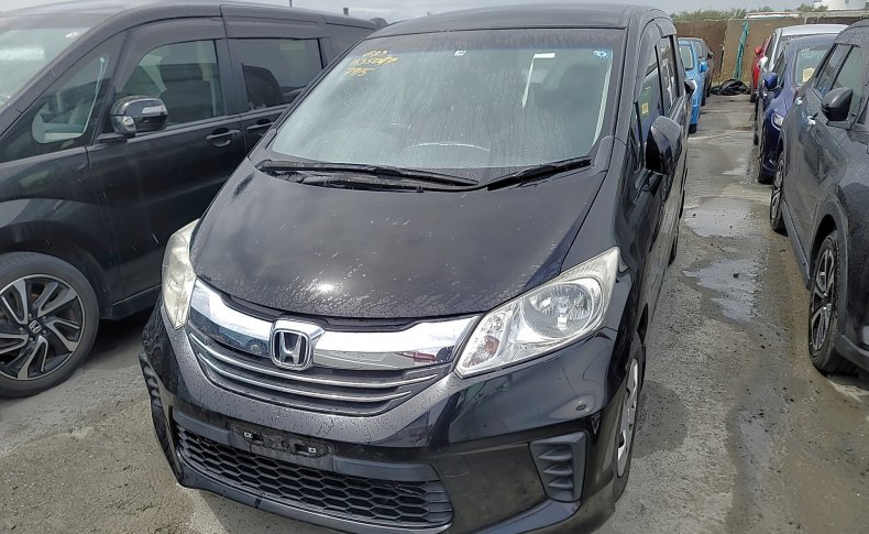 HONDA FREED G PREMIUM ED 2015