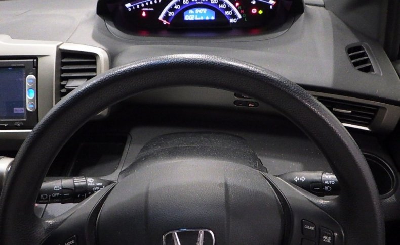 HONDA FREED SPIKE G Premium Edition 2015