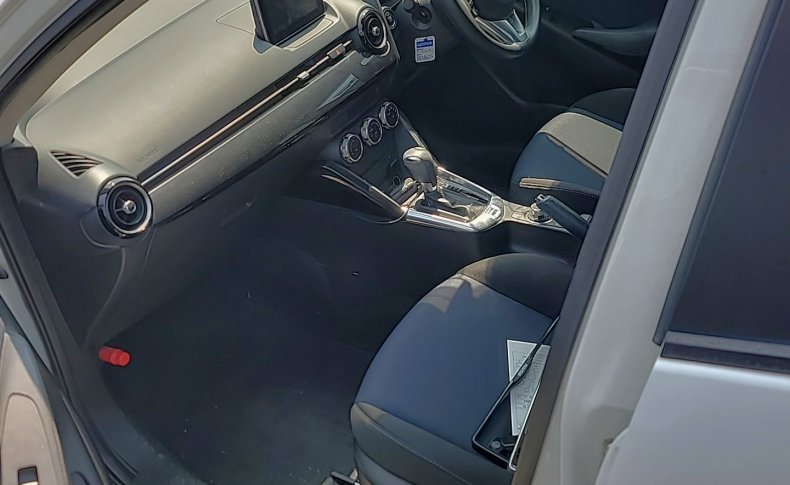 MAZDA DEMIO 13S 2014