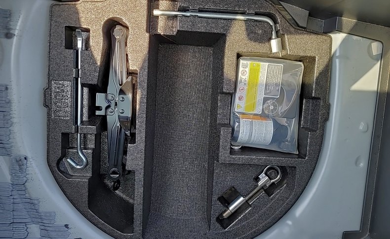 MAZDA DEMIO 13S 2014